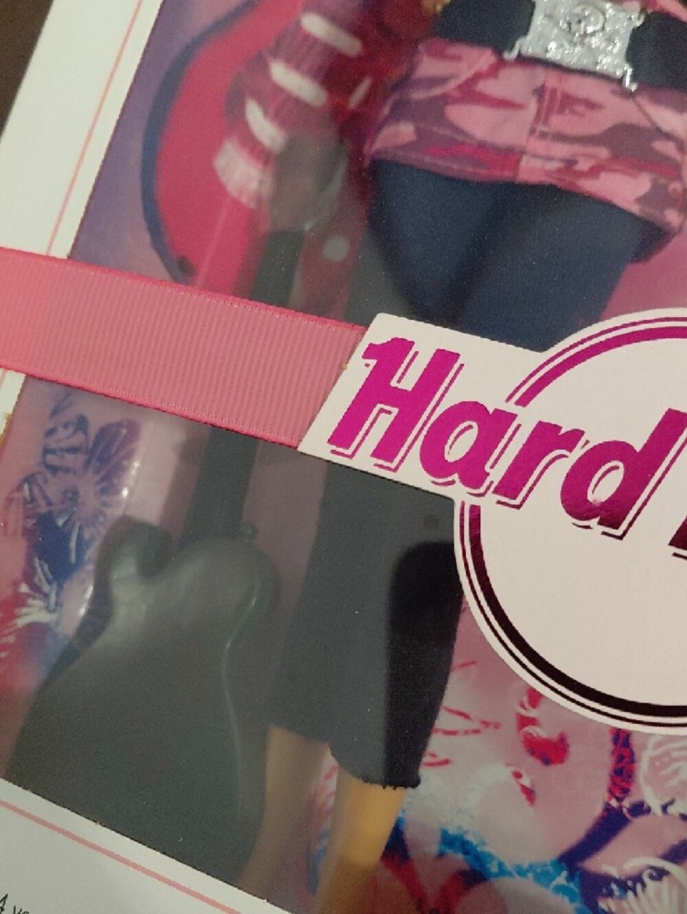 Barbie Hard Rock Cafe Doll Nib - Picture 5 of 5